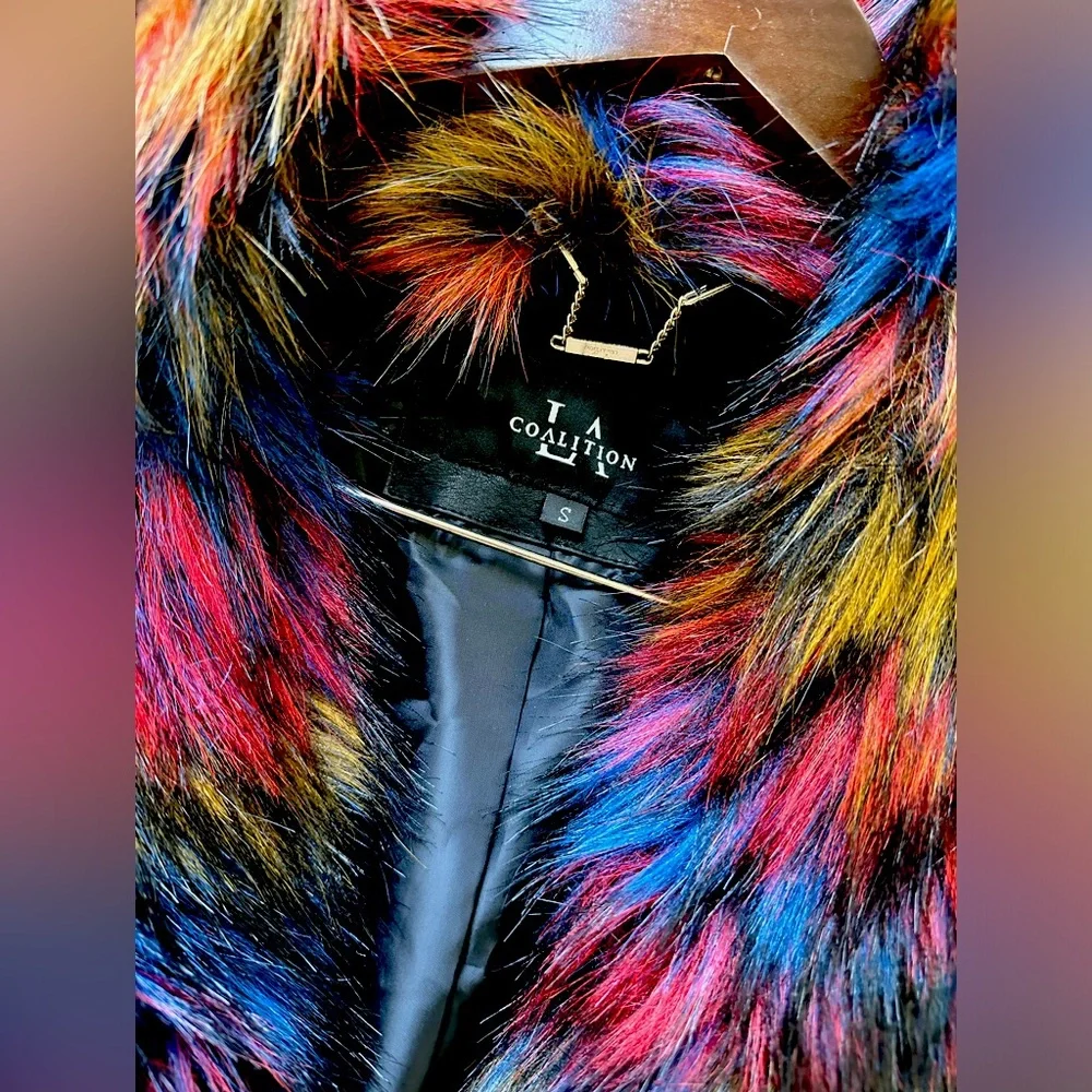 COLORFUL PREMIUM VEST - Picture 2 of 4